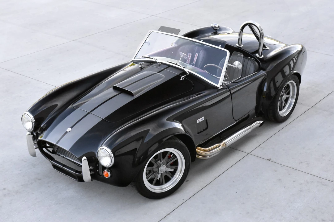 Shelby Cobra Replica - Image 5 of 31