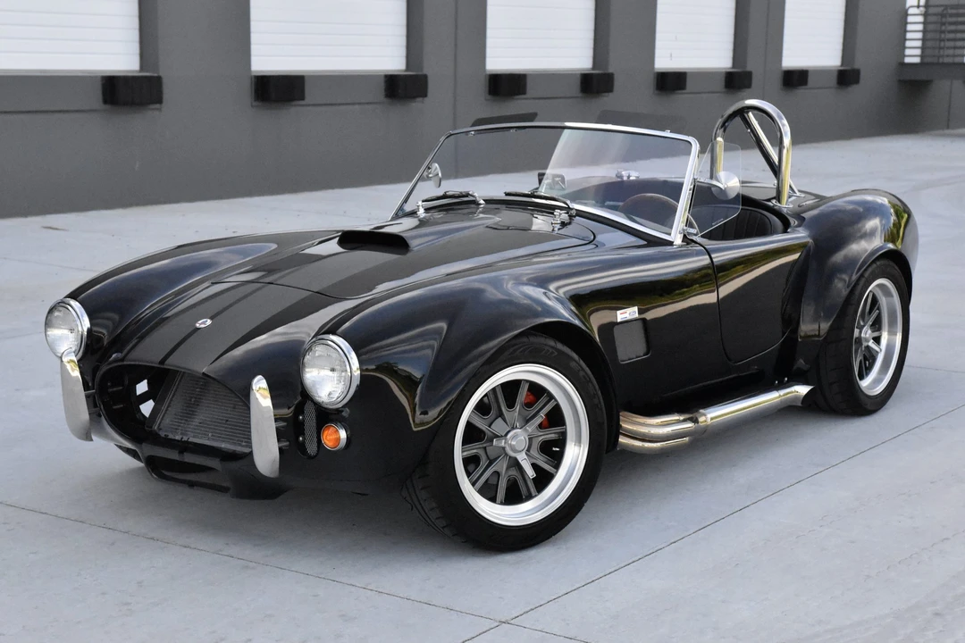 Shelby Cobra Replica - Image 8 of 31