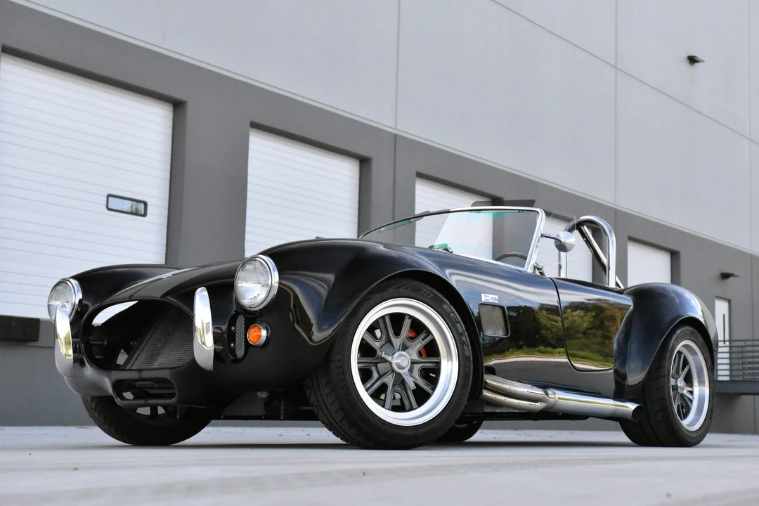 Shelby Cobra Replica - Image 11 of 31