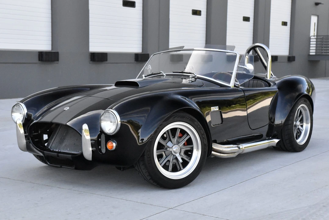 Shelby Cobra Replica - Image 7 of 31