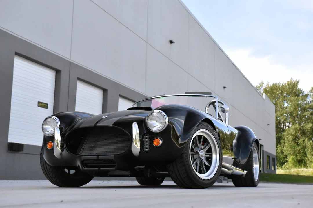 Shelby Cobra Replica - Image 2 of 31