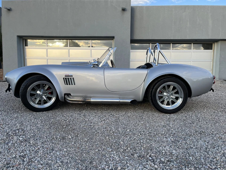 Shelby Cobra Replica - Image 8 of 31