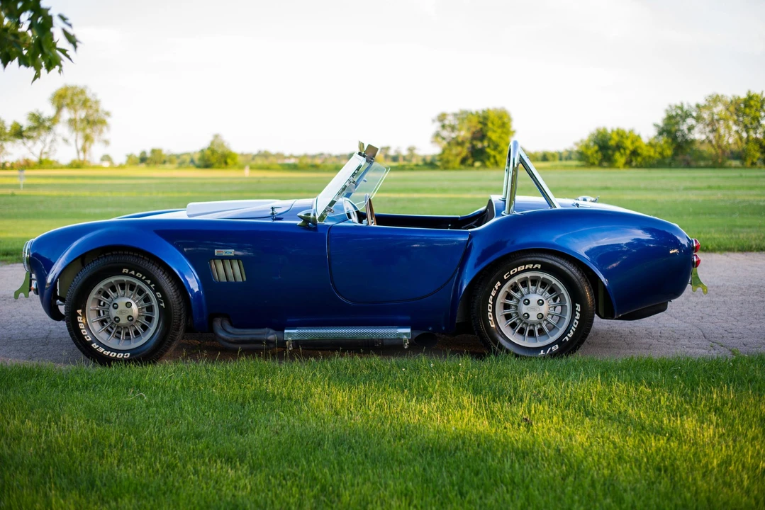 Shelby Cobra Replica - Image 8 of 31