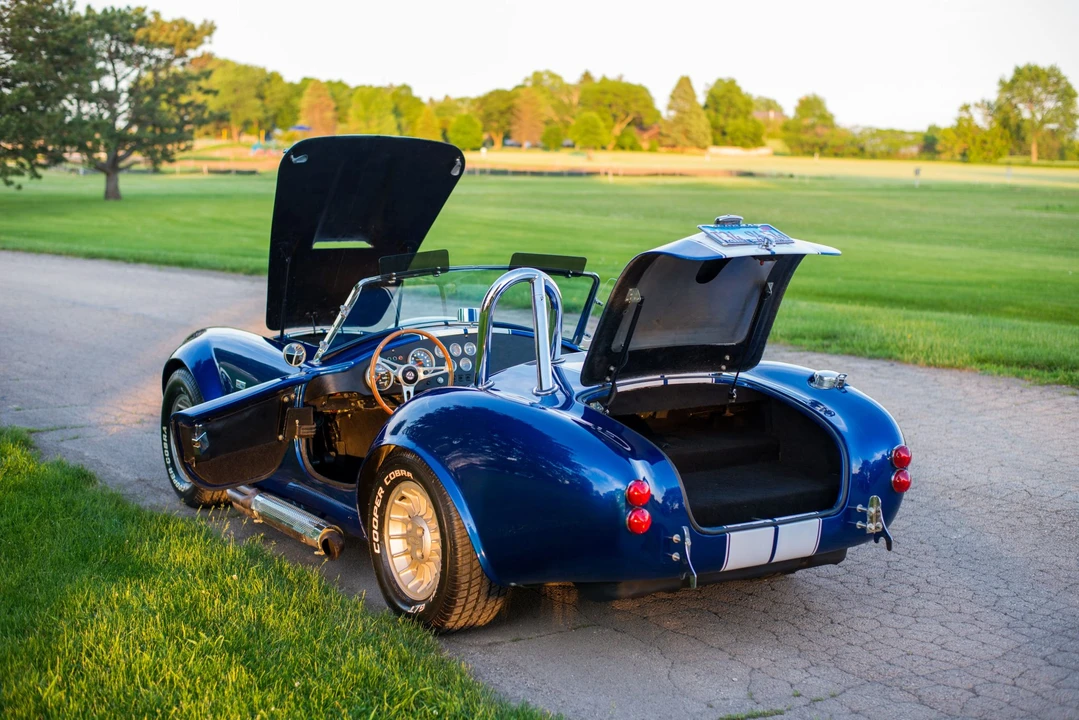 Shelby Cobra Replica - Image 13 of 31