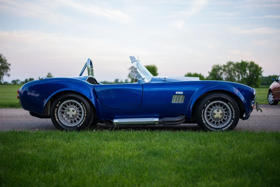 Shelby Cobra Replica - Image 2 of 31