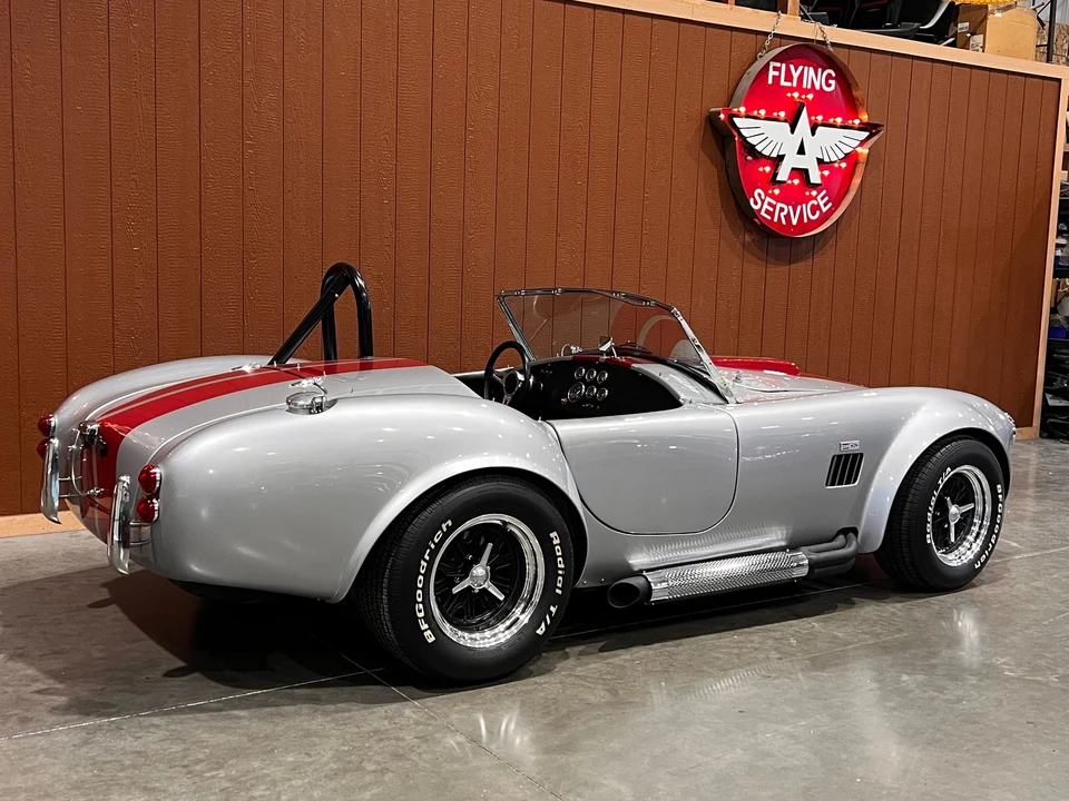 Shelby Cobra Replica - Image 8 of 31