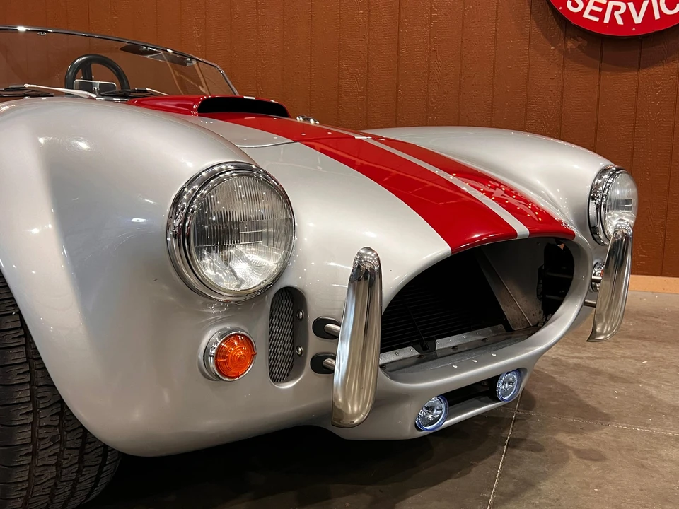 Shelby Cobra Replica - Image 17 of 31