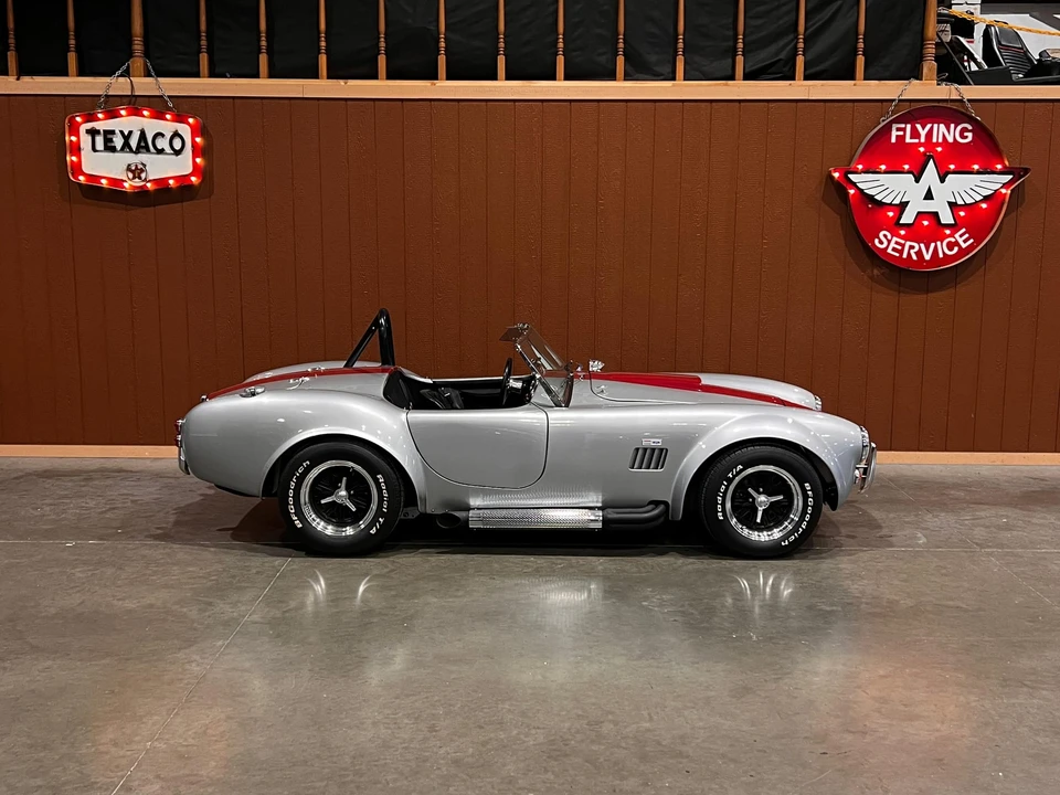 Shelby Cobra Replica - Image 6 of 31