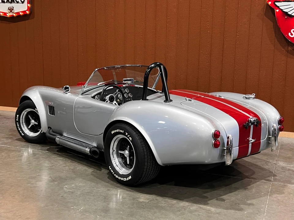 Shelby Cobra Replica - Image 12 of 31