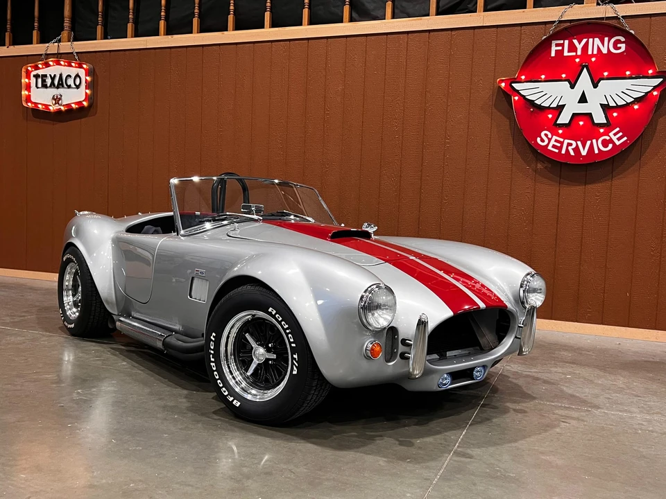 Shelby Cobra Replica - Image 4 of 31