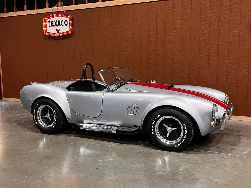 Shelby Cobra Replica - Image 5 of 31