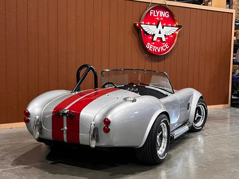 Shelby Cobra Replica - Image 10 of 31