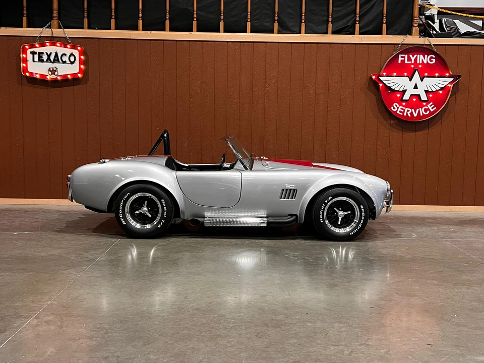 Shelby Cobra Replica - Image 7 of 31