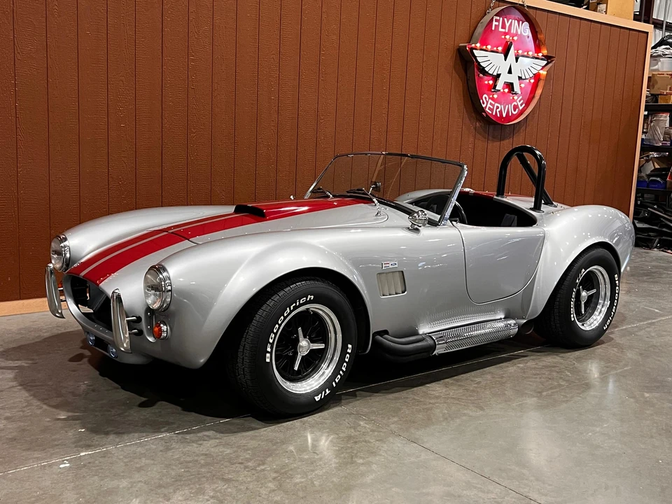 Shelby Cobra Replica - Image 15 of 31