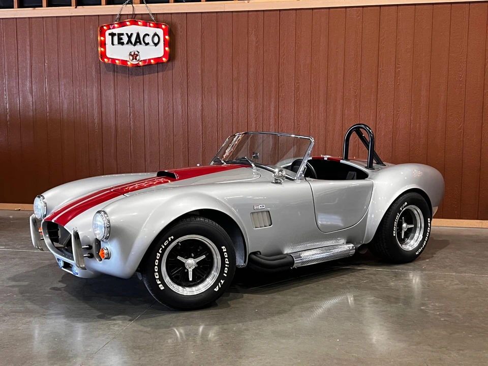 Shelby Cobra Replica - Image 16 of 31