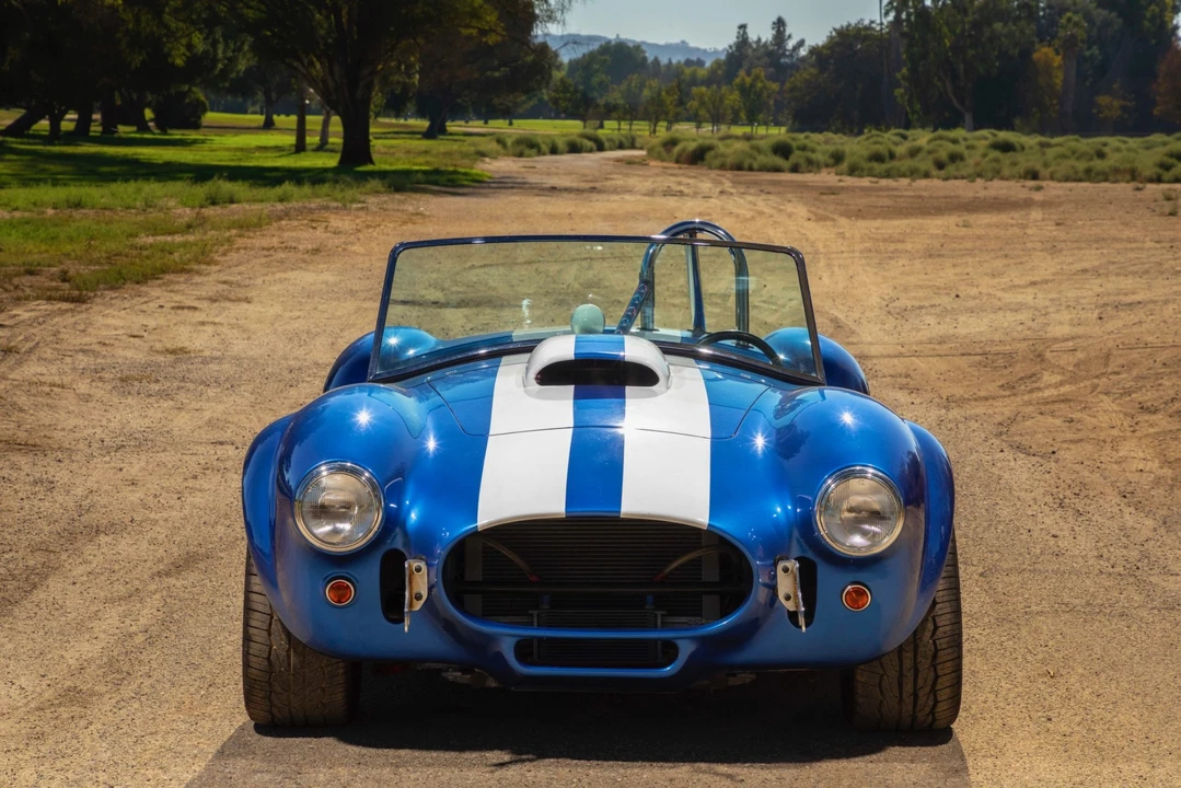 Shelby Cobra Replica - Image 10 of 31