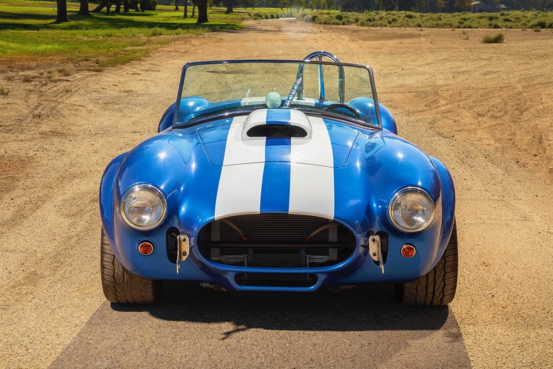 Shelby Cobra Replica - Image 8 of 31