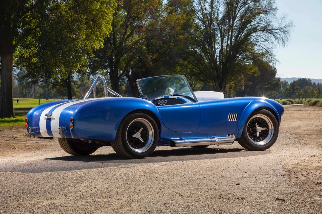 Shelby Cobra Replica - Image 25 of 31