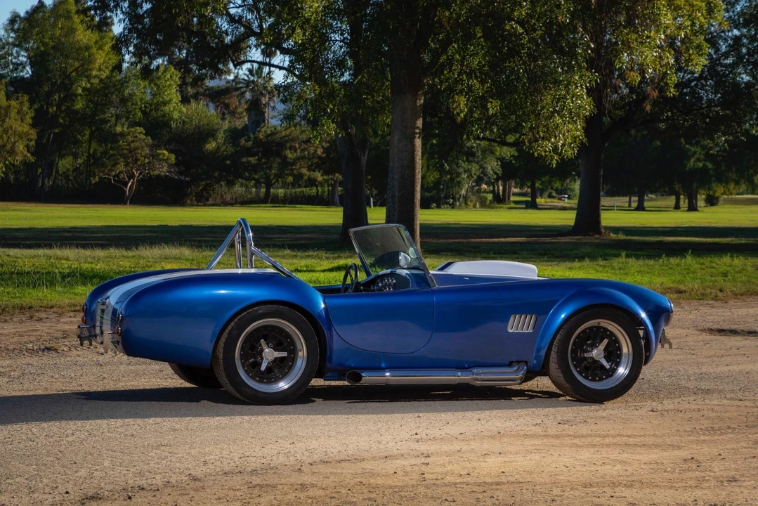 Shelby Cobra Replica - Image 19 of 31