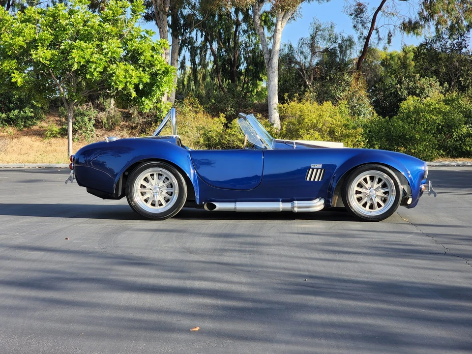 Shelby Cobra Replica - Image 9 of 31