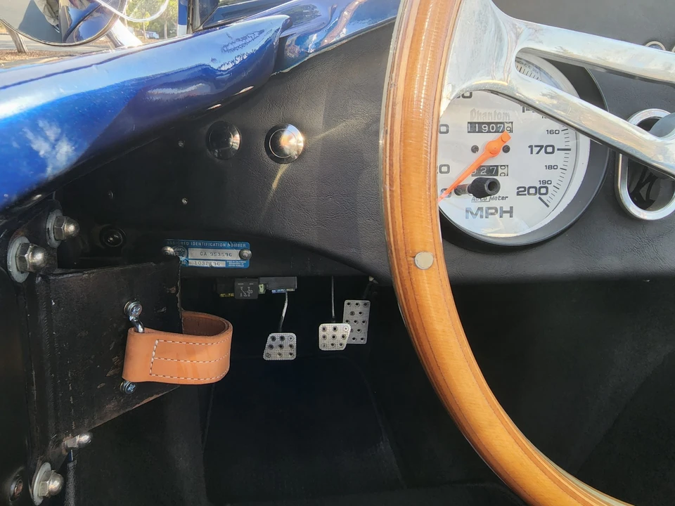 Shelby Cobra Replica - Image 30 of 31