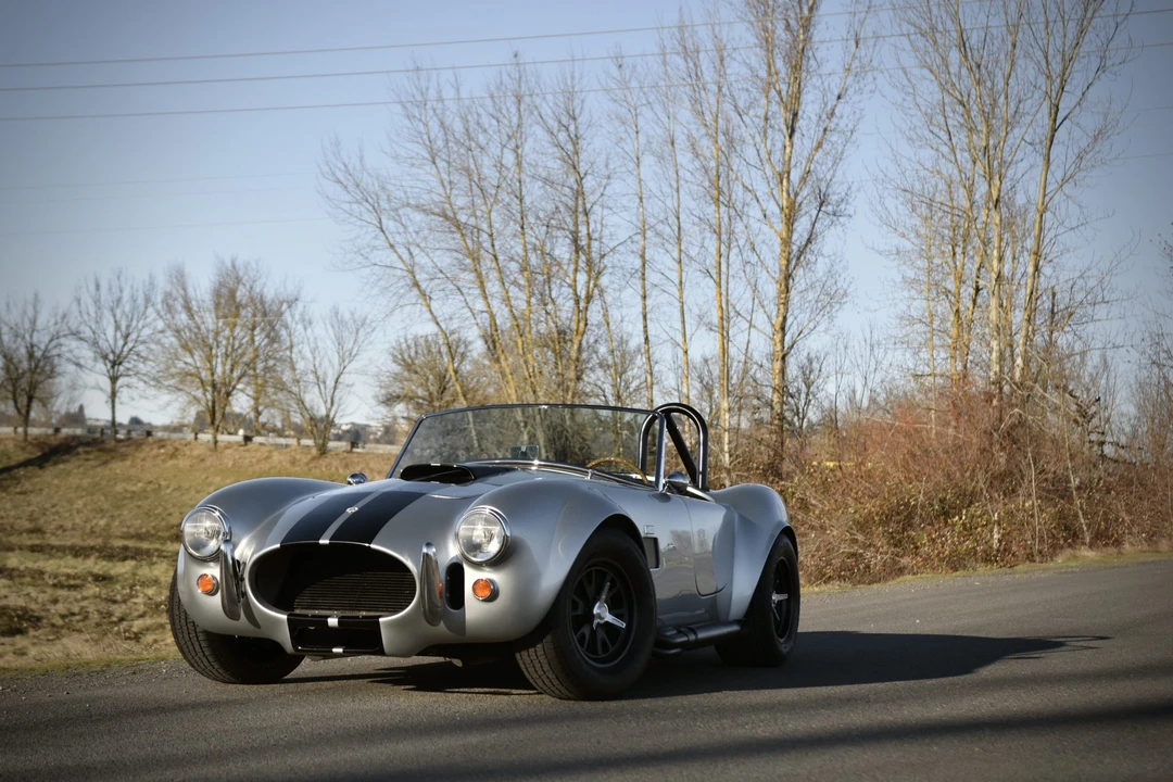 Shelby Cobra Replica - Image 7 of 31