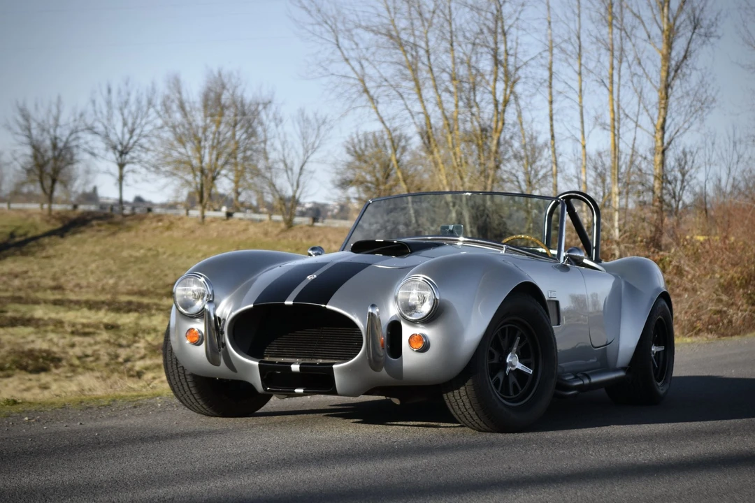 Shelby Cobra Replica - Image 6 of 31