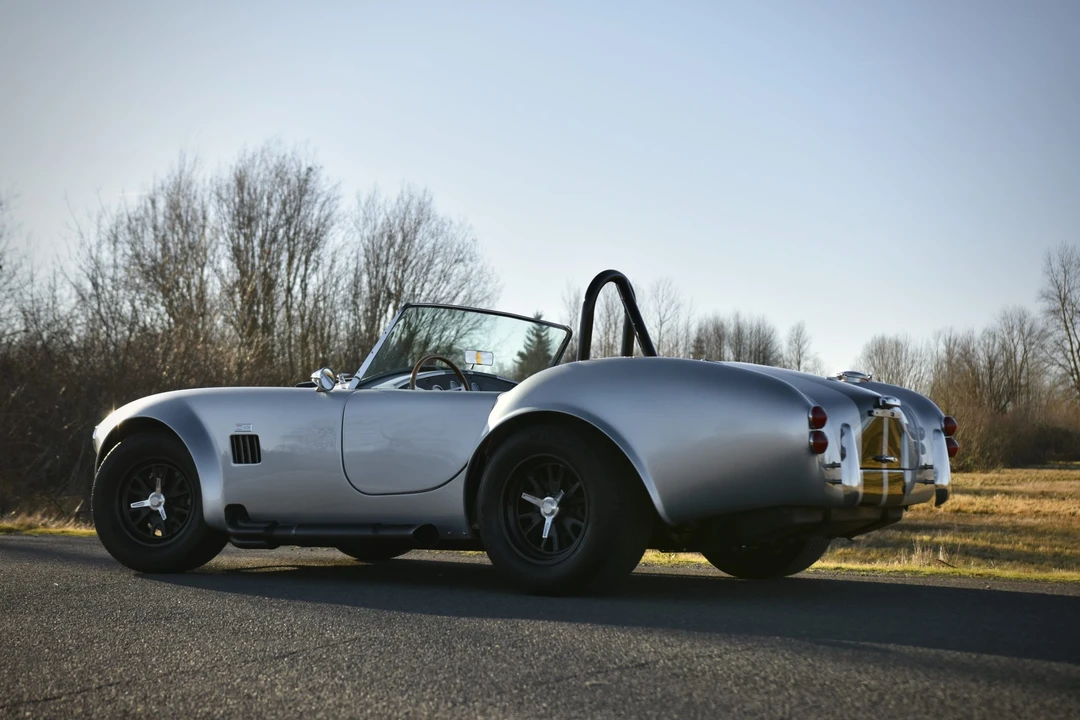 Shelby Cobra Replica - Image 24 of 31