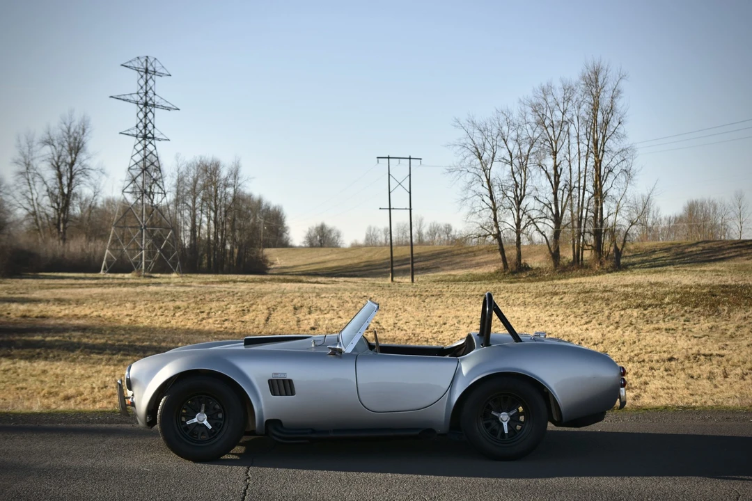 Shelby Cobra Replica - Image 18 of 31