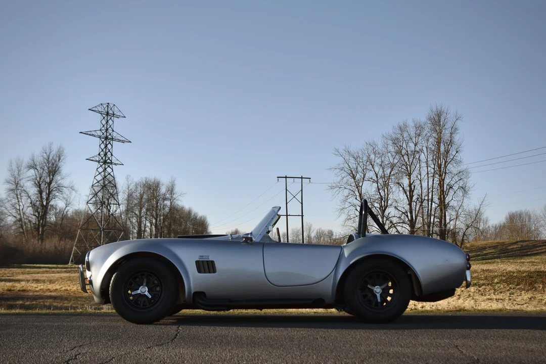 Shelby Cobra Replica - Image 17 of 31