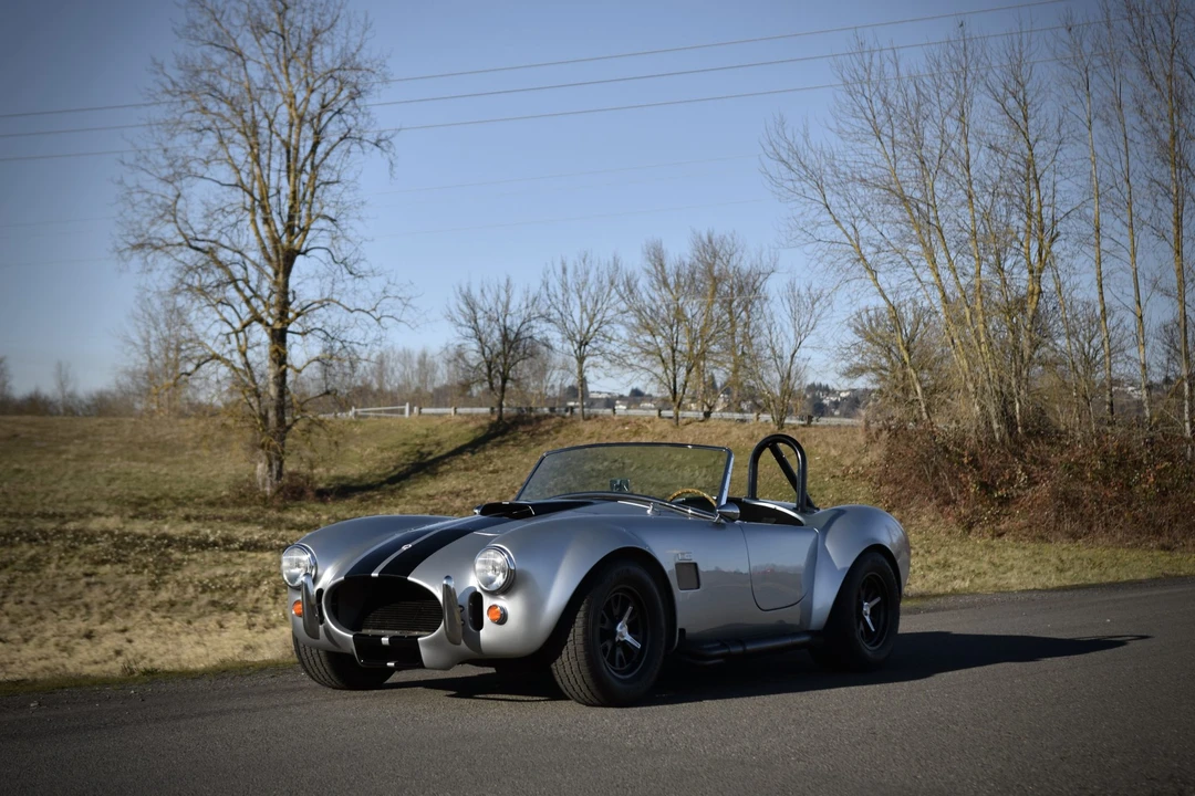 Shelby Cobra Replica - Image 8 of 31