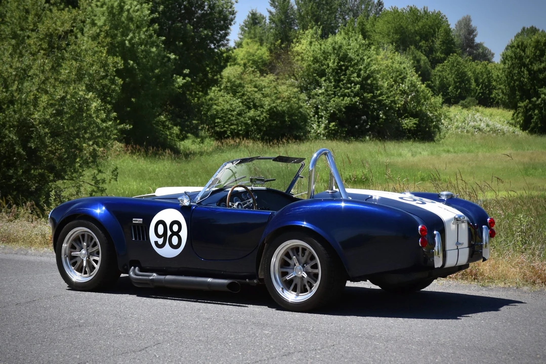 Shelby Cobra Replica - Image 8 of 31