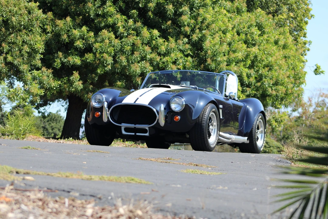Shelby Cobra Replica - Image 11 of 31