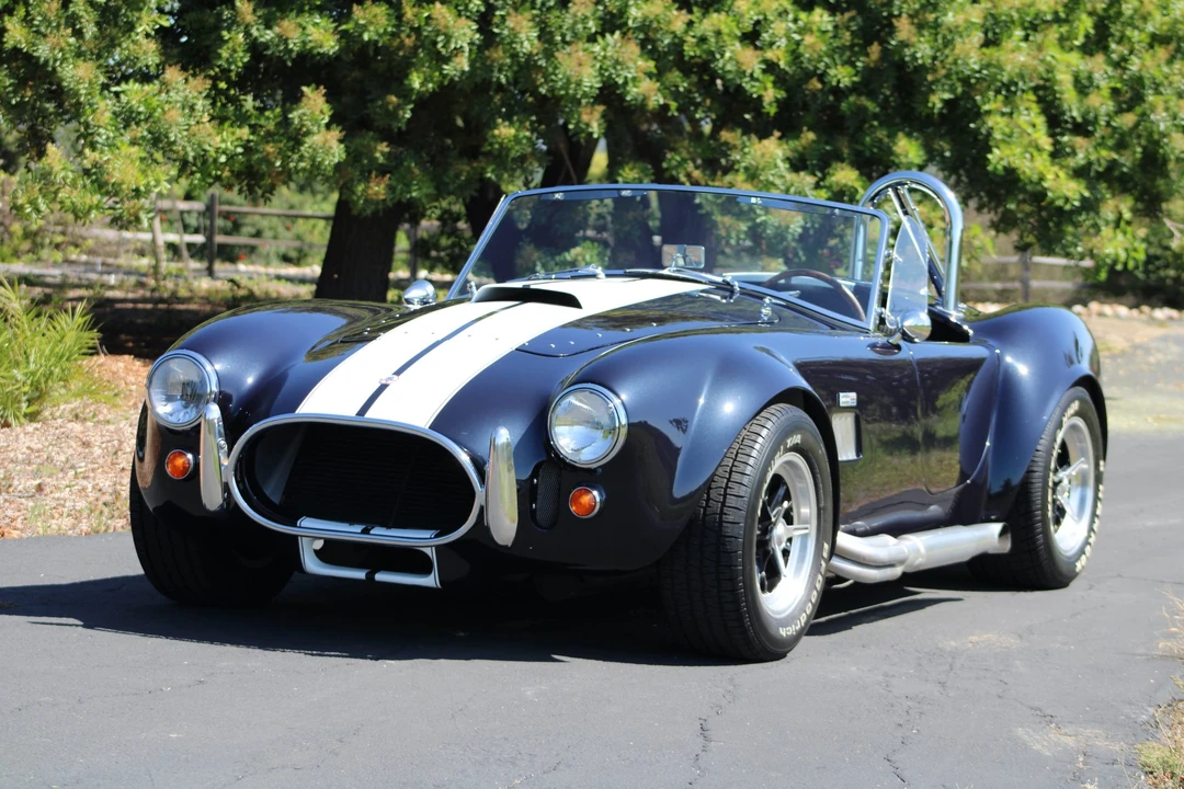 Shelby Cobra Replica - Image 8 of 31