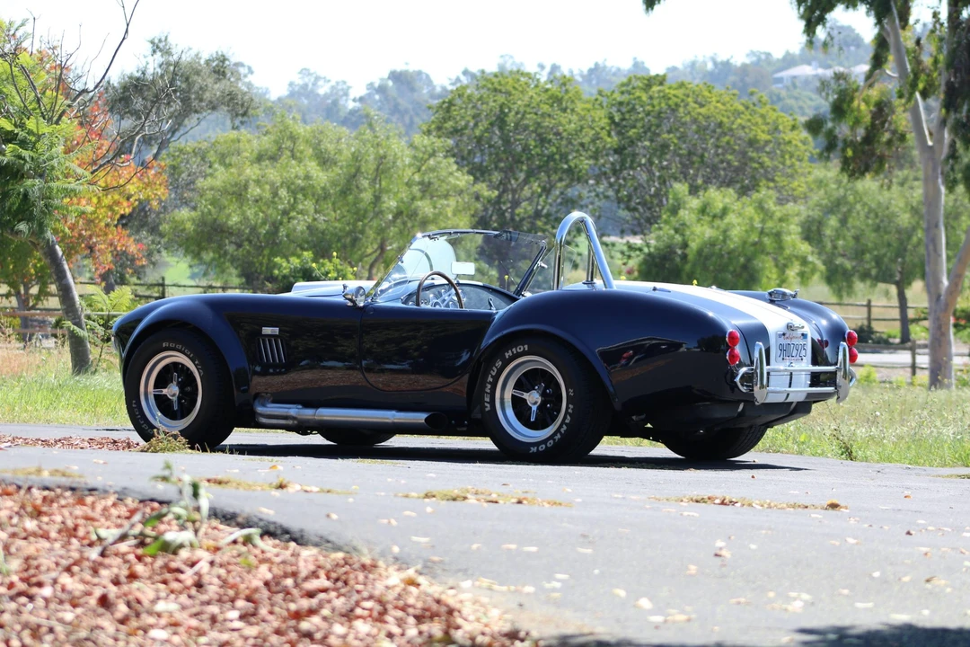 Shelby Cobra Replica - Image 27 of 31