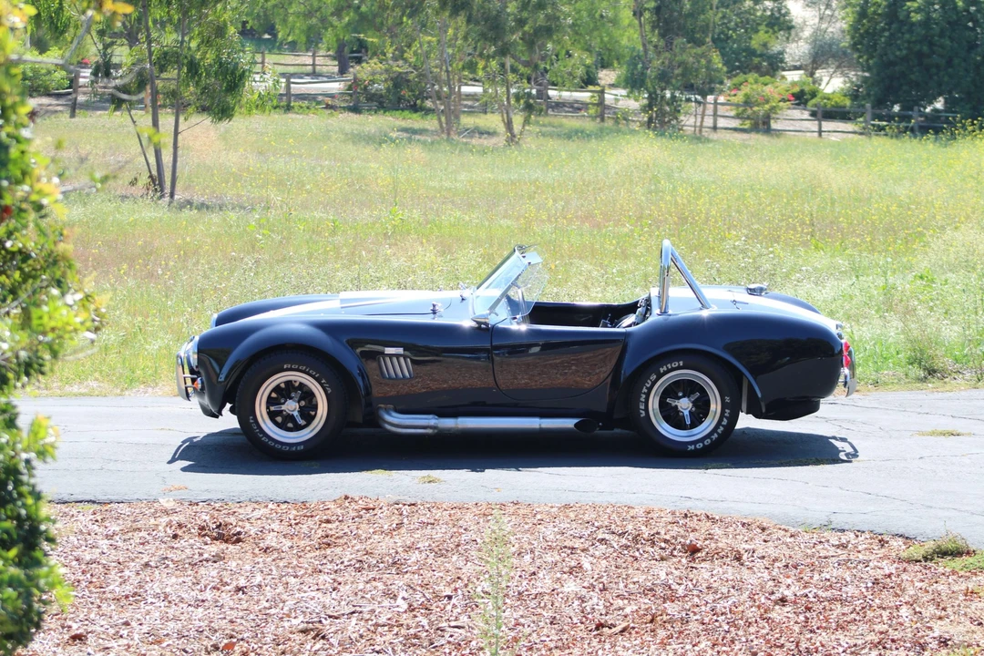 Shelby Cobra Replica - Image 21 of 31