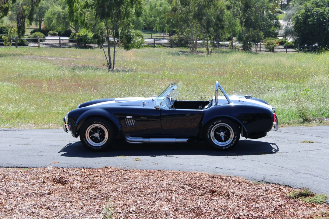 Shelby Cobra Replica - Image 20 of 31
