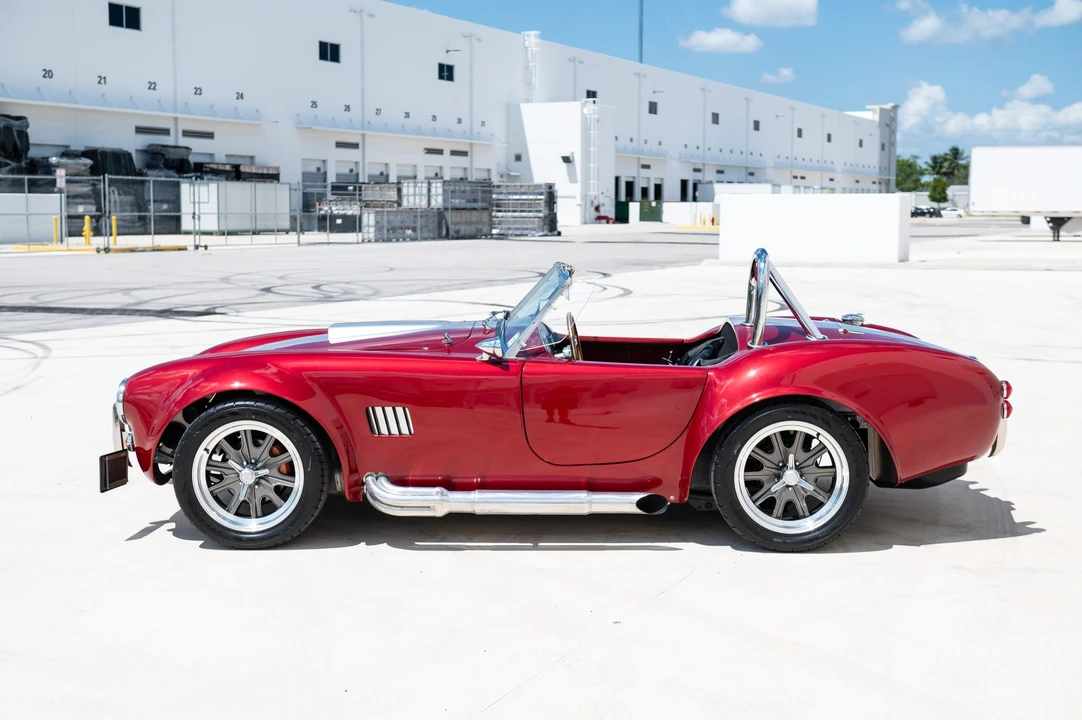 Shelby Cobra Replica - Image 16 of 31