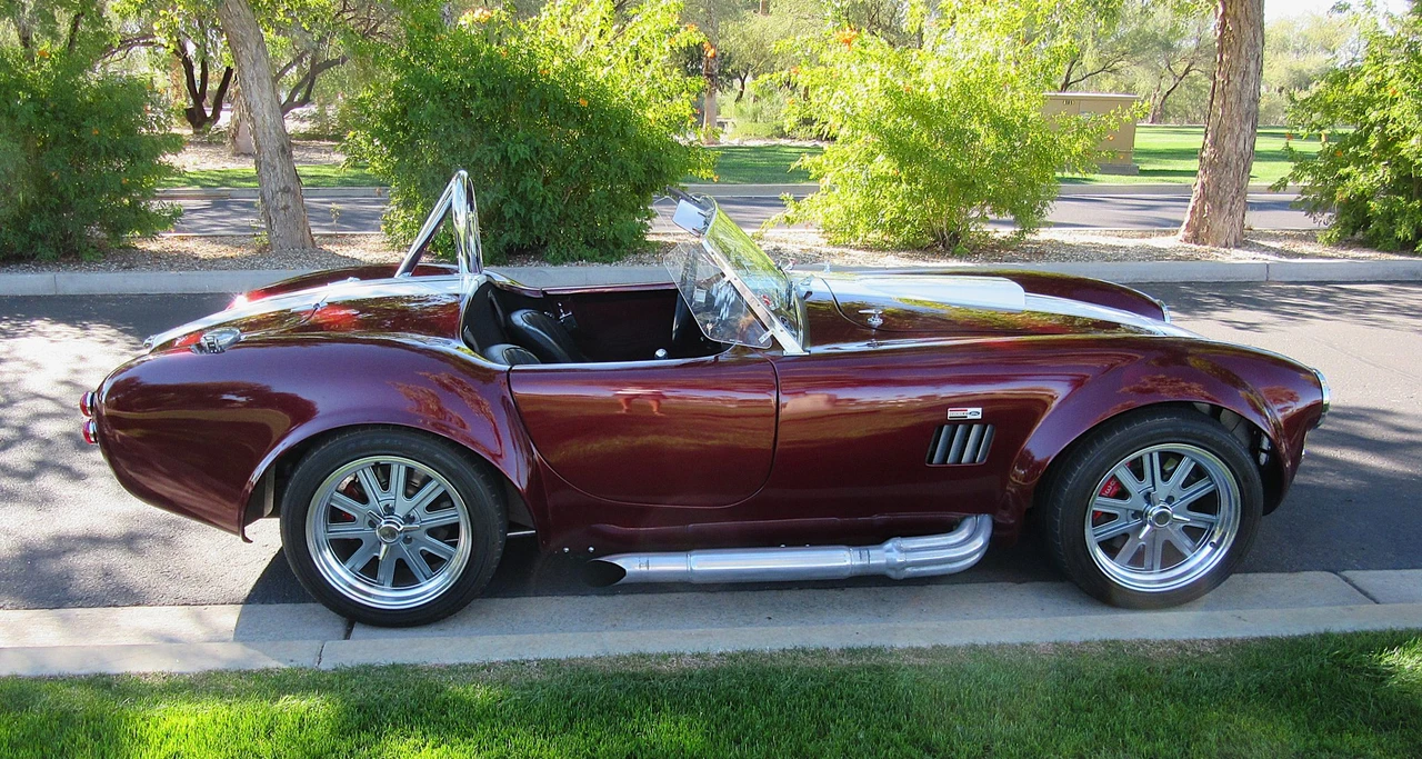 Shelby Cobra Replica - Image 11 of 31