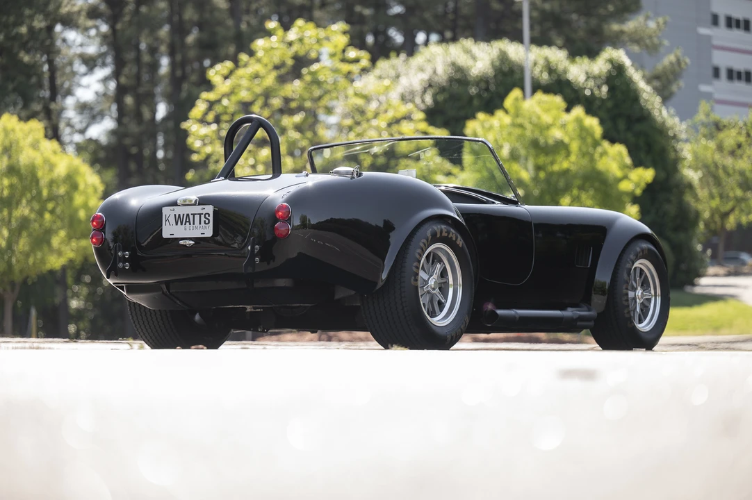 Shelby Cobra Replica - Image 11 of 31