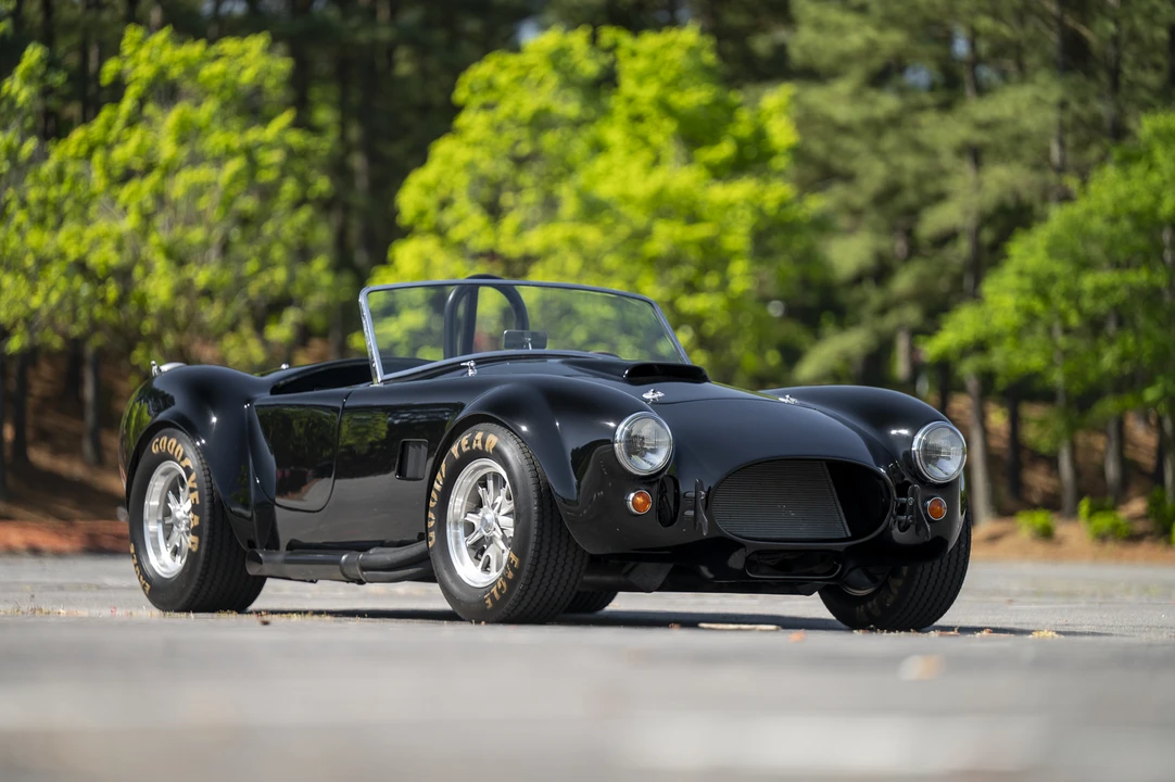 Shelby Cobra Replica - Image 2 of 31