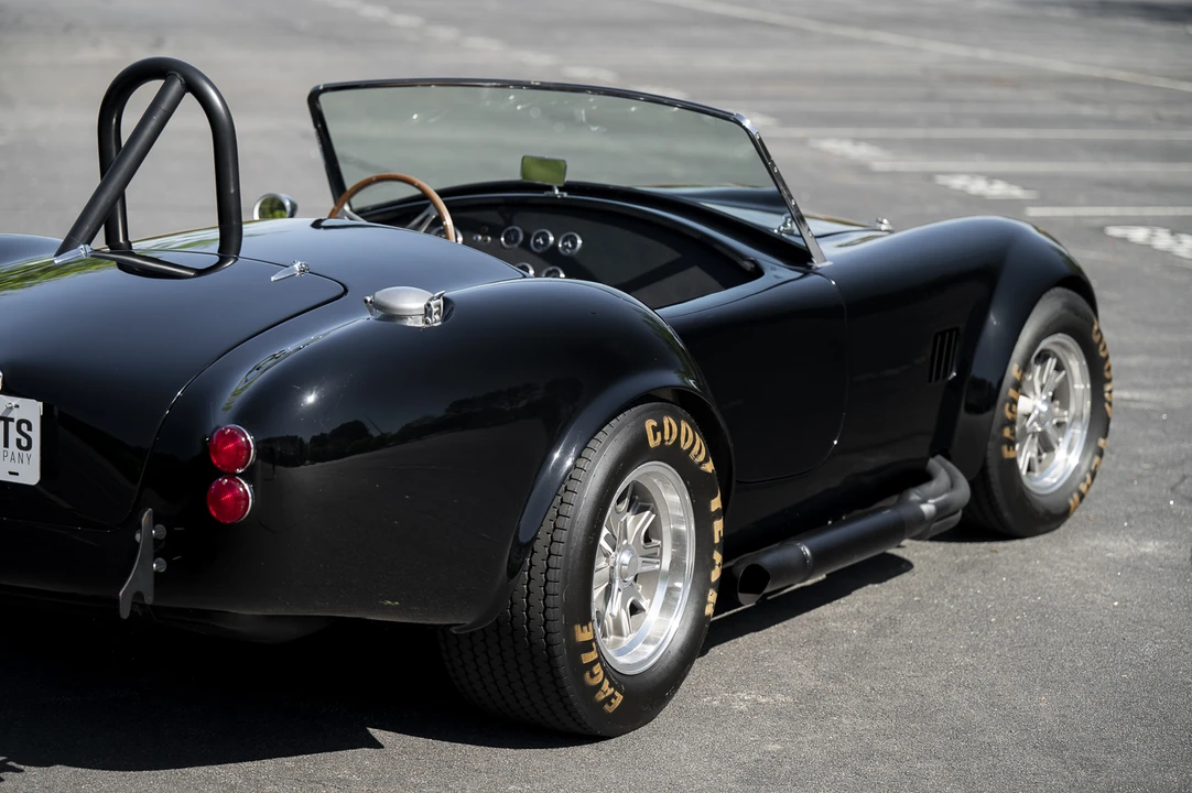 Shelby Cobra Replica - Image 30 of 31