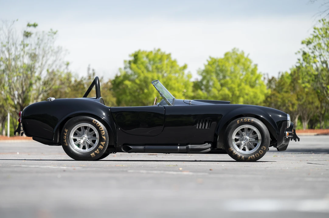 Shelby Cobra Replica - Image 7 of 31