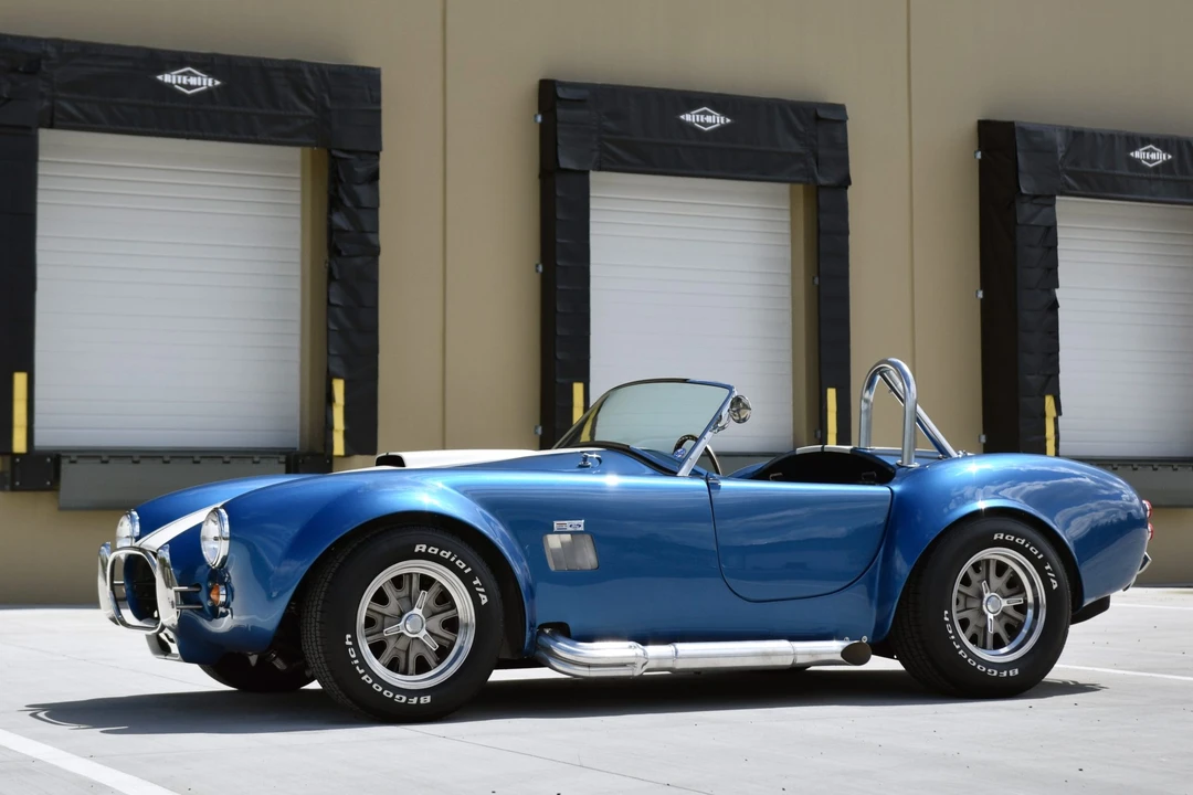 Shelby Cobra Replica - Image 2 of 31