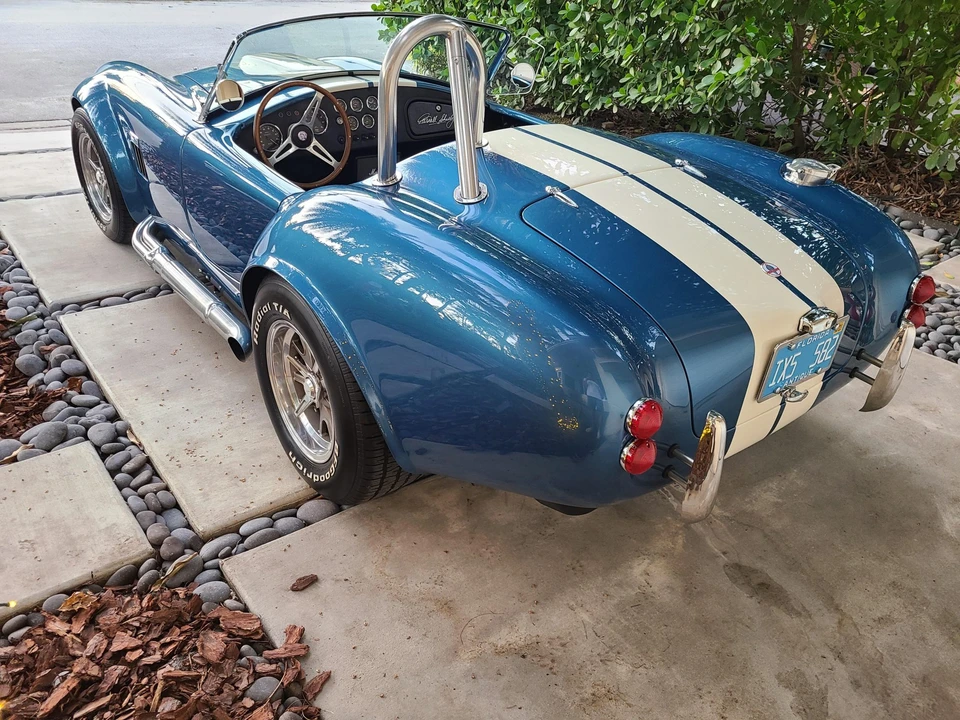 Shelby Cobra Replica - Image 9 of 31