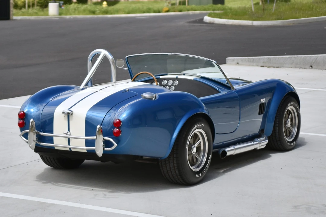 Shelby Cobra Replica - Image 11 of 31