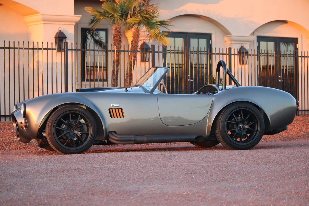 Shelby Cobra Replica - Image 2 of 31