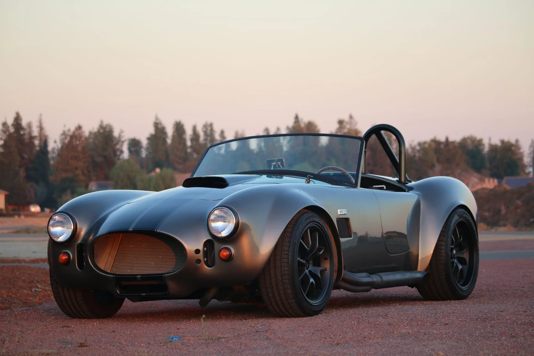Shelby Cobra Replica - Image 5 of 31