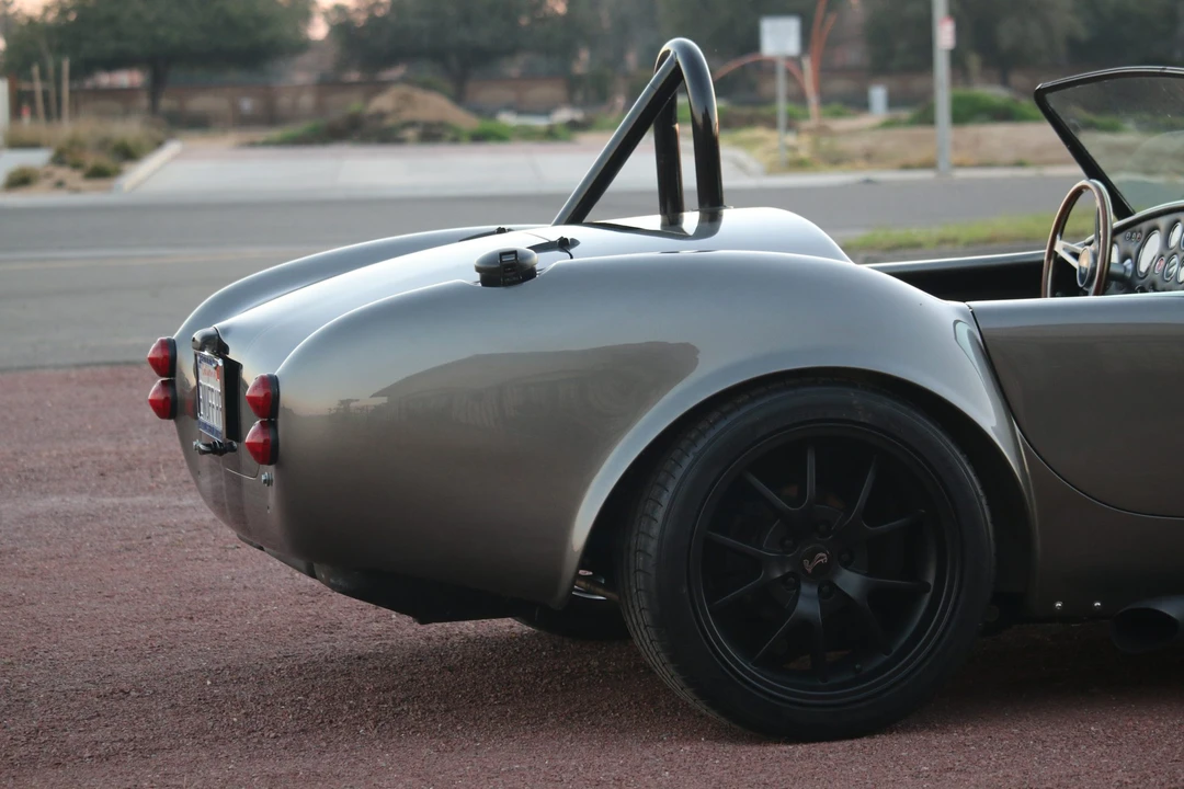 Shelby Cobra Replica - Image 18 of 31