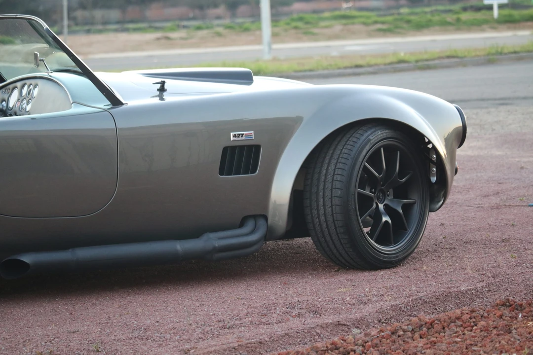Shelby Cobra Replica - Image 20 of 31
